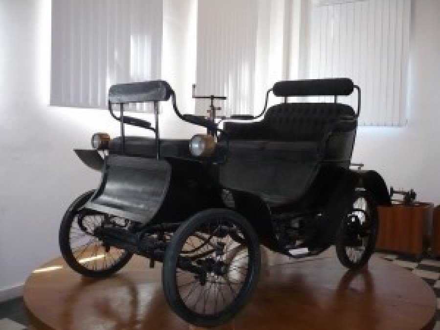 Campanie VL "Eu vara nu dorm"/ Comorile Muzeului de Istorie gălăţean: O maşină din 1898 şi aurul lui Innocens