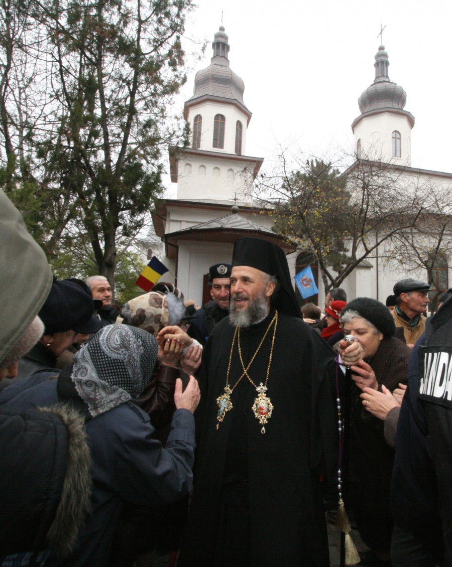 Campanie VL - "Biserici istorice gălăţene": Altarul "Sfinţilor Trei Ierarhi" - pagină de istorie nouă