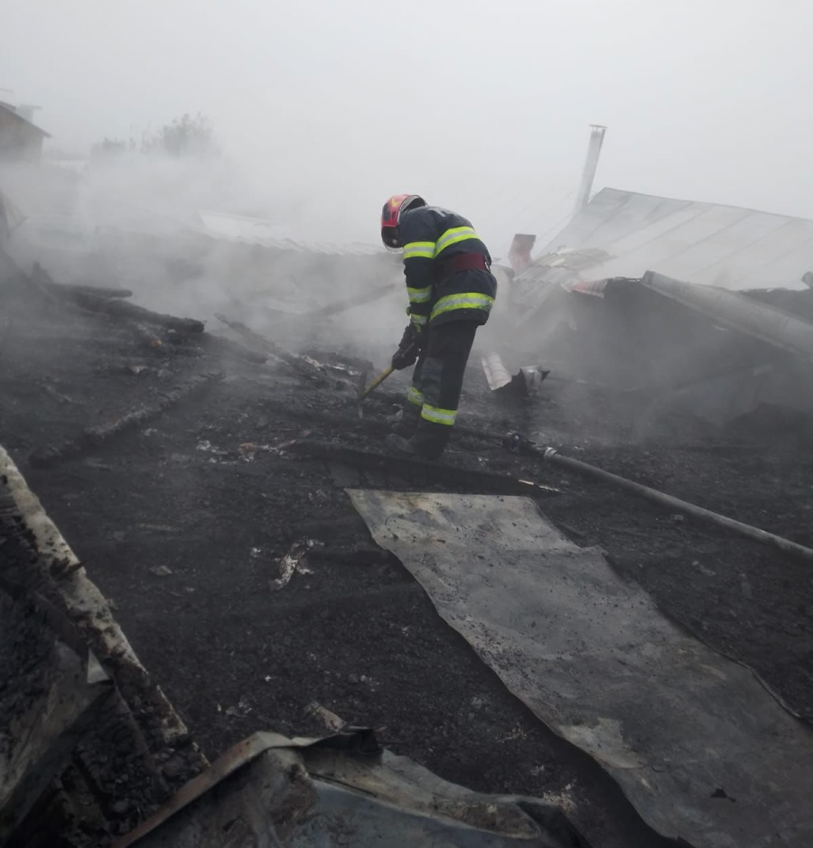 Locuință distrusă de flăcări la Furcenii Noi