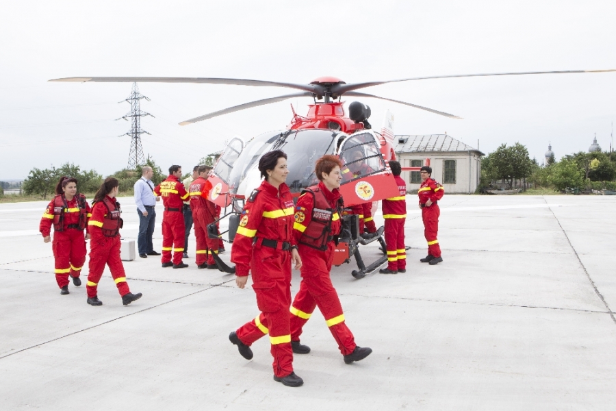 Nemulţumit că NU există un proiect standard pentru HANGAR, senatorul Ichim îl "trage de urechi" pe Oprea