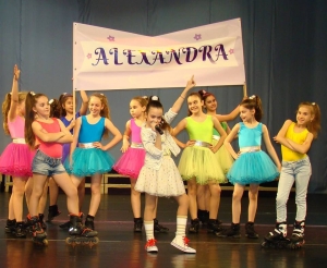 Alexandra Lupoae, din nou finalistă la &quot;Mamaia Copiilor&quot;/ &quot;Copiii ca ea au nevoie de susţinerea comunităţii&quot;