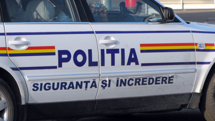 Poliţistul Costică Borşan, mână în mână cu stăpânii de sclavi. Vezi aici cu ce era mituit de către clanul Enache