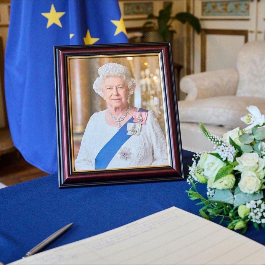 Regina Elisabeta a II-a, elogiată în Parlamentul European