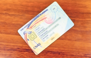 Mii de gălăţeni au solicitat noi CARDURI DE SĂNĂTATE