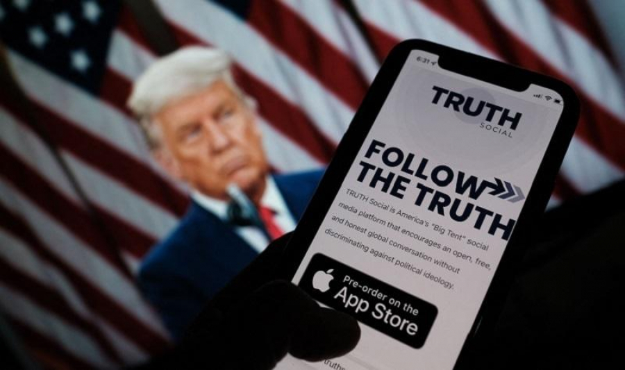 Donald Trump și-a lansat propria rețea socială, "Truth Social"