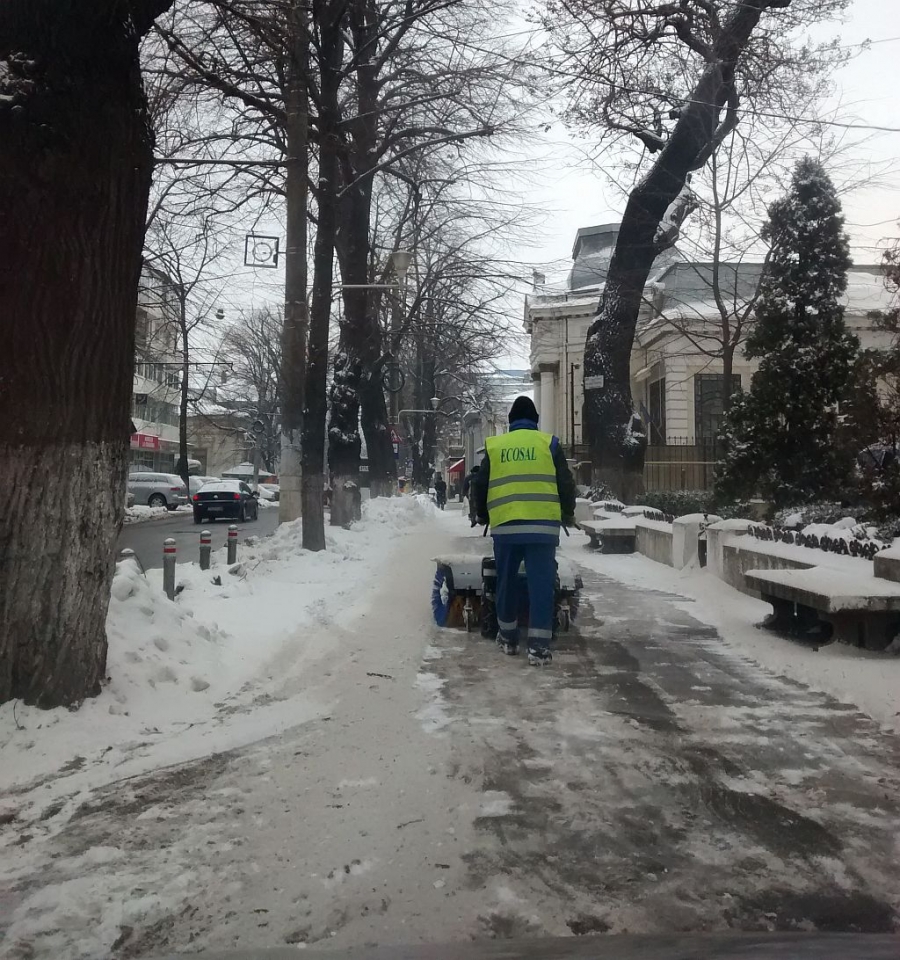 Pregătiri pentru IARNĂ. Ecosal a alocat mai mulţi bani pentru DESZĂPEZIRE