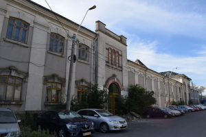 Clădirea a ajuns acum într-o stare avansată de degradare (Foto: Remus Basalic)