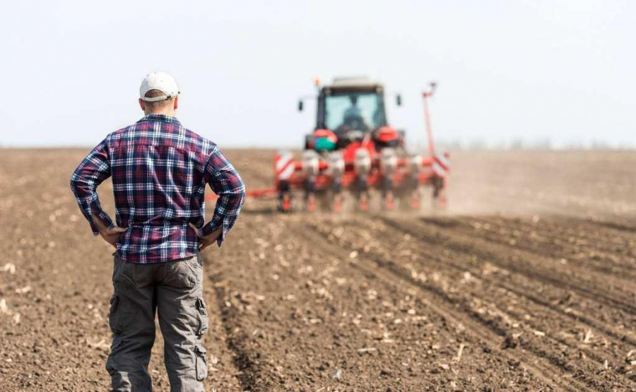 APIA aşteaptă fermierii până pe 15 mai cu cererile unice de plată