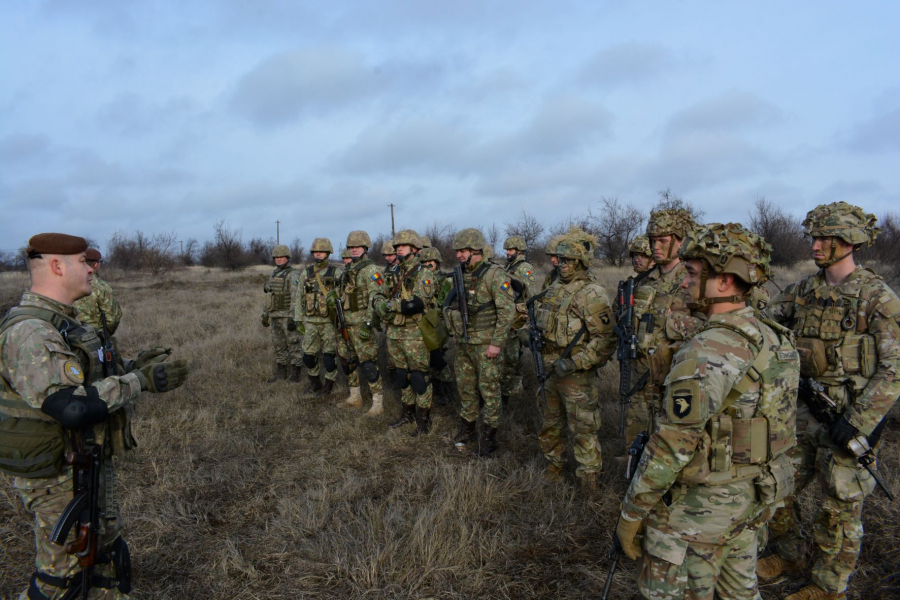 Americanii au venit să-i pregătească pe infanteriștii gălățeni