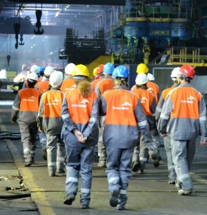 Exemplu de &quot;bună practică&quot; la ArcelorMittal Galaţi / 28 de studenţi au absolvit Şcoala de Vară