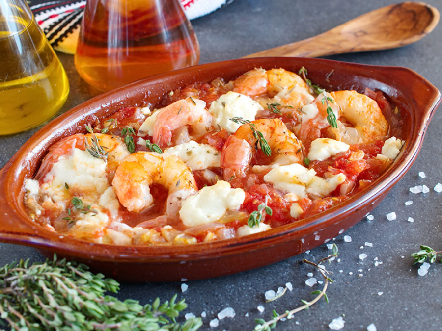Creveți Saganaki și salată de creveți cu avocado
