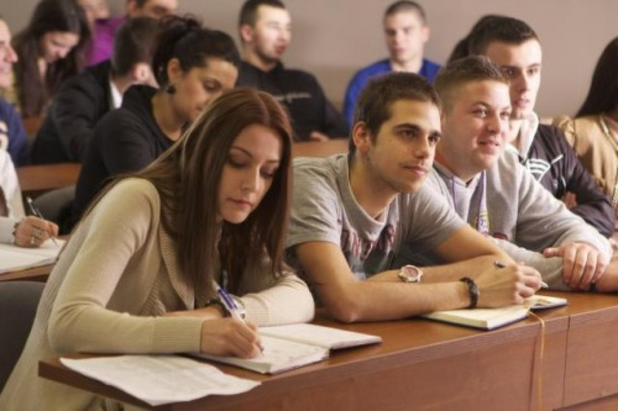 Locuri speciale la facultate pentru tinerii din grija statului