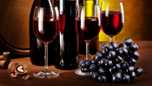 Vinul roşu, benefic pentru plăcerea din dormitor