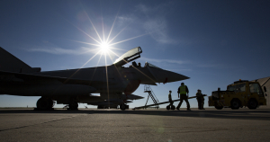 EXCLUSIV VL - Misiuni NATO. Piloţii Royal Air Force - Typhoon şi fortăreţele lor zburătoare