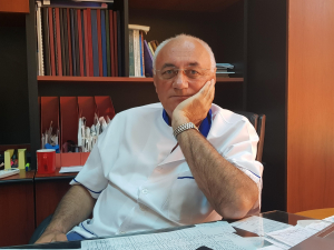 În imagine, dr. Cornel Mihalache, actualul şef al Clinicii de Neurochirurgie de Spitalul Judeţen Galaţi