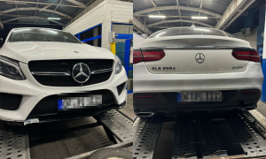 Mercedes cârpit cu piese de la o mașină urmărită