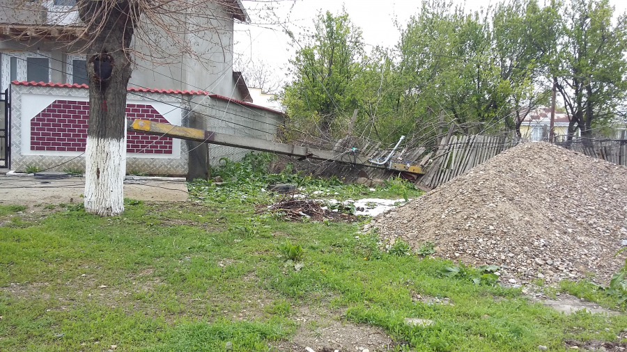 500 de abonaţi stau încă în beznă