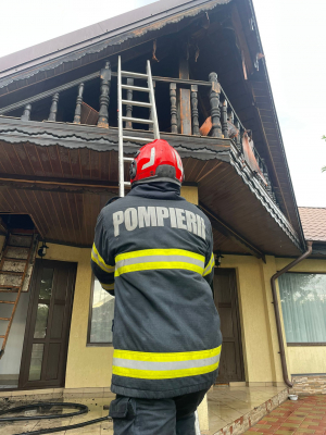 Incendiu în această dimineaţă la Pechea (VIDEO)