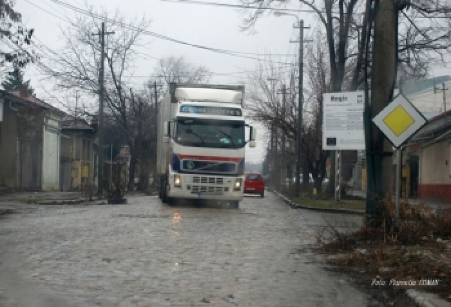 BRĂILA: Strada care se CUTREMURĂ zi de zi