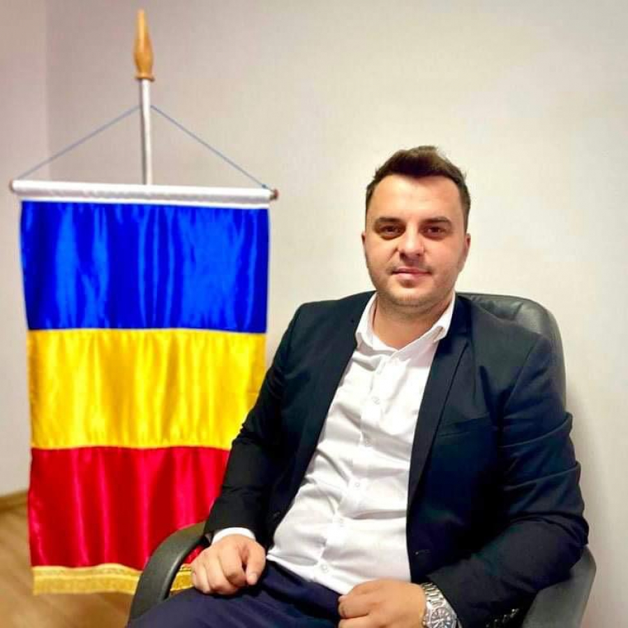 Mihai Bejan, cel mai tânăr primar din județul Galați. Omul care a adus culoare și speranță acolo unde griul și resemnarea își făcuseră casă