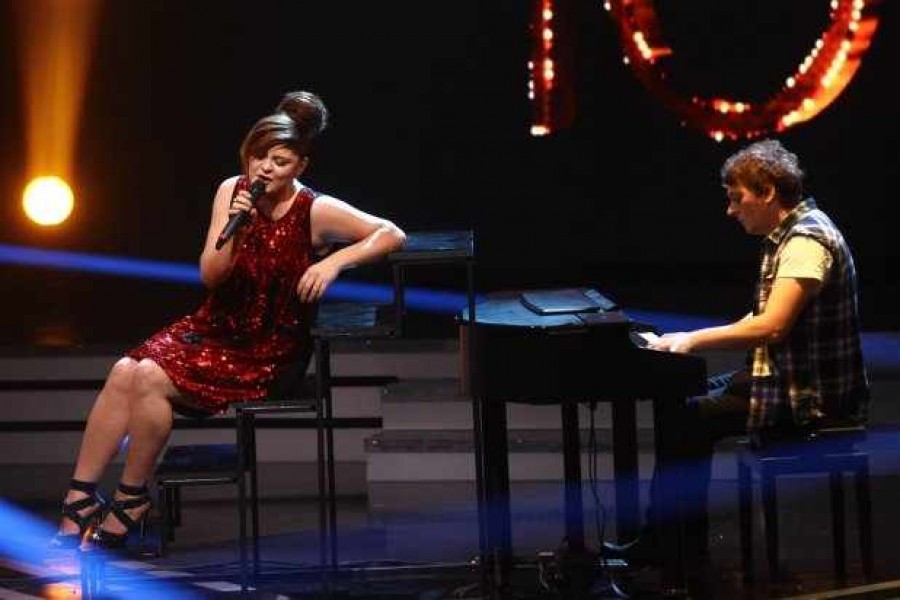 La Galaţi a învăţat să cânte!/ Alexandra Crişan, în FINALA X Factor (VIDEO)