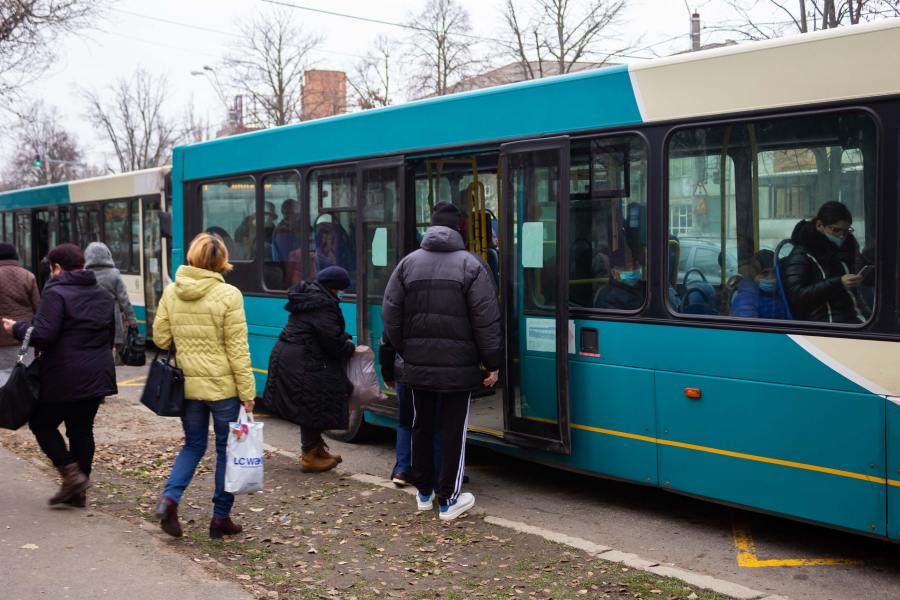 Circulaţia autobuzelor se reia pe un tronson din strada Siderurgiştilor