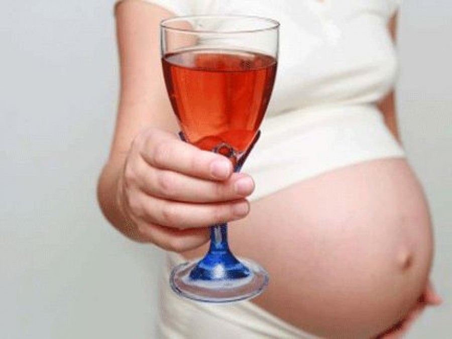 Gălăţencele GRAVIDE, îndemnate să NU BEA ALCOOL, în cadrul unei campanii de conştientizare