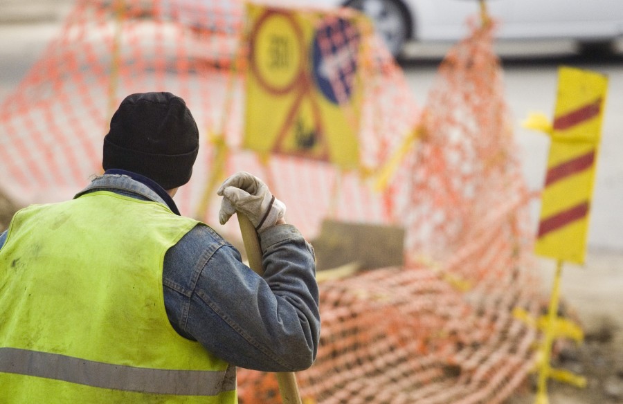 STRĂZI pe care e bine SĂ LE OCOLIŢI/ Unde se REPARĂ carosabilul şi trotuarele