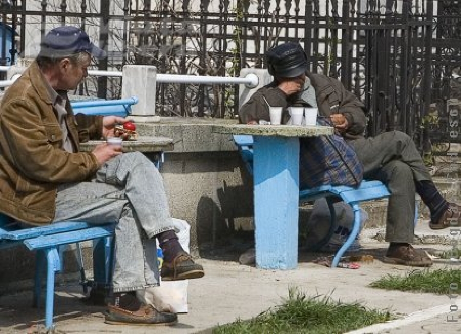 Alcoolicii anonimi s-au întâlnit în cimitir