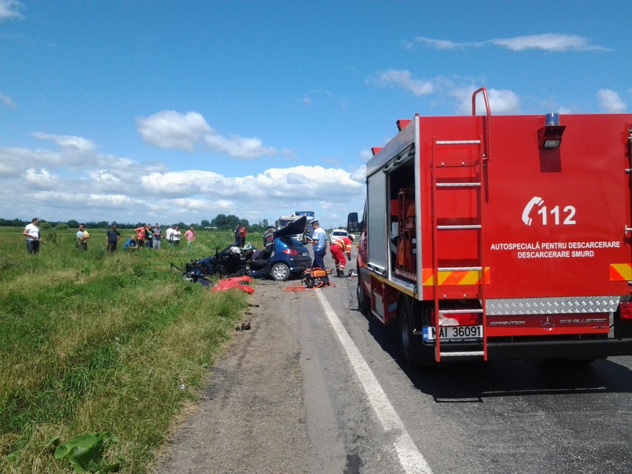 GRAV ACCIDENT DE CIRCULAŢIE în apropiere de Cosmeşti/ Un bărbat şi-a PIERDUT VIAŢA