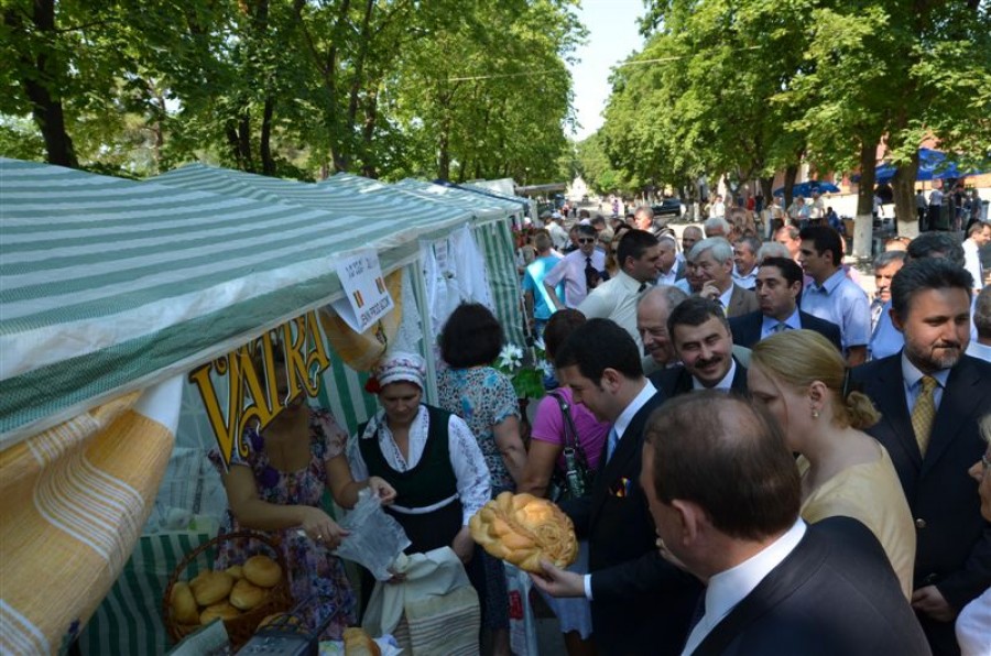 Reţete fără greş - Gălăţeni la Forumul Agricol Transfrontalier de la Cahul