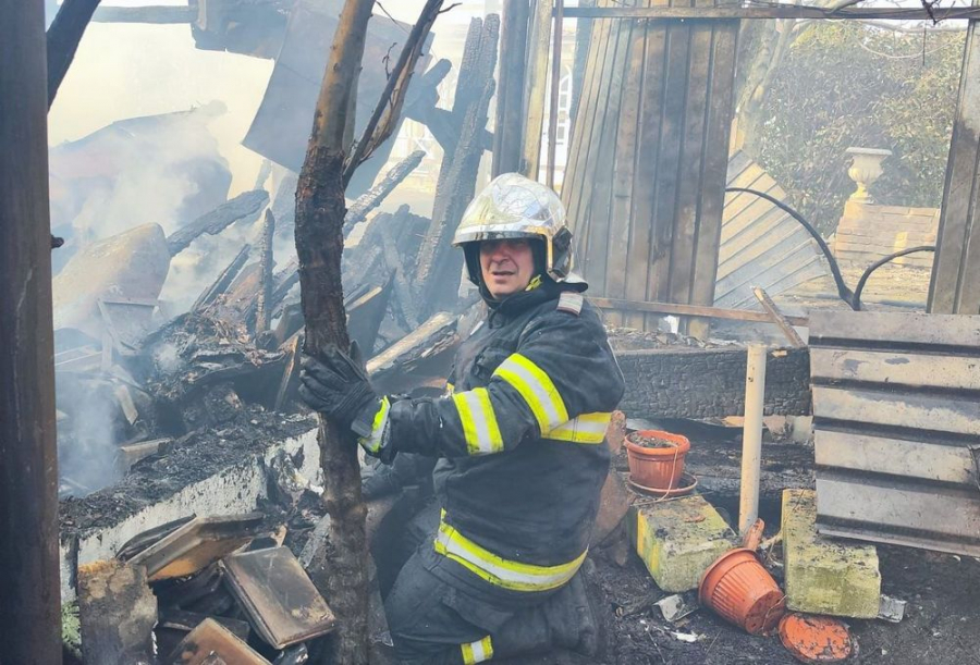 Incendiu la o casă din Galați (VIDEO)