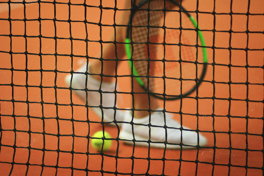 "Sportul pentru toţi". Competiție de tenis la Clubul Dacia
