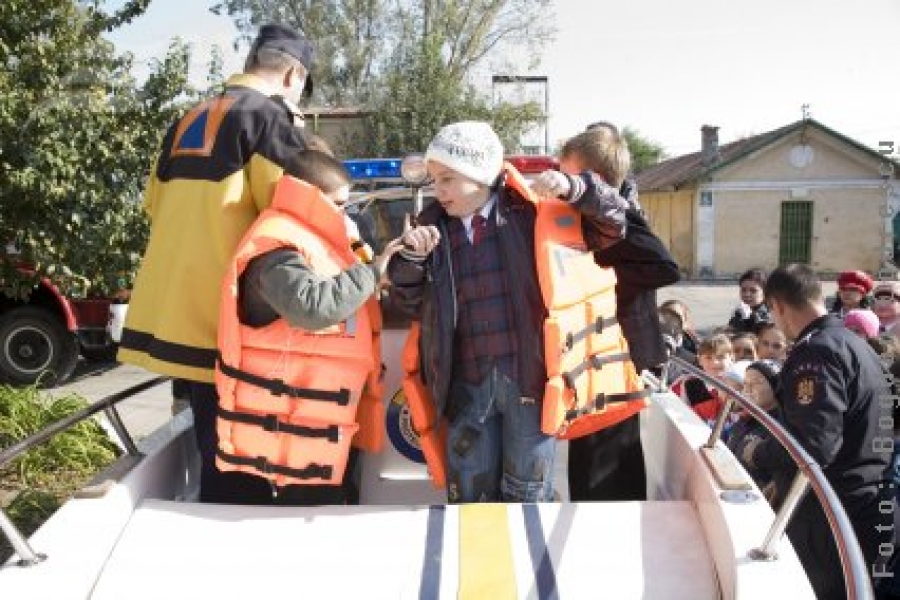 „Cine intervine în caz de dezastru?” - „Cutremurul!” 