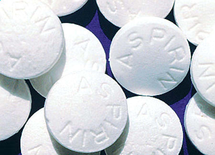 Aspirina luată preventiv în doze mici face mai mult rău decât bine
