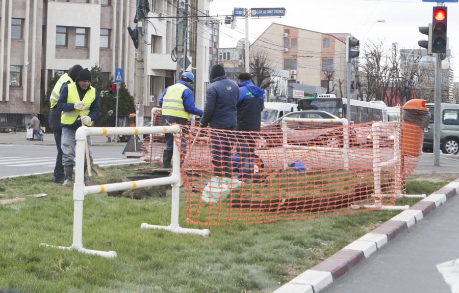 Pe strada Brăilei: Avarie la conducta de aerisire a Apă Canal