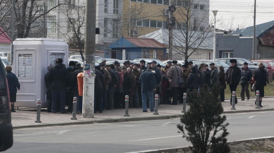 Bilete de autobuz. Şi de foame. Galaţi, picior de plai 