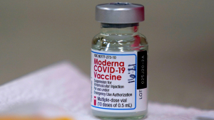 Au ajuns primele doze de vaccin Moderna