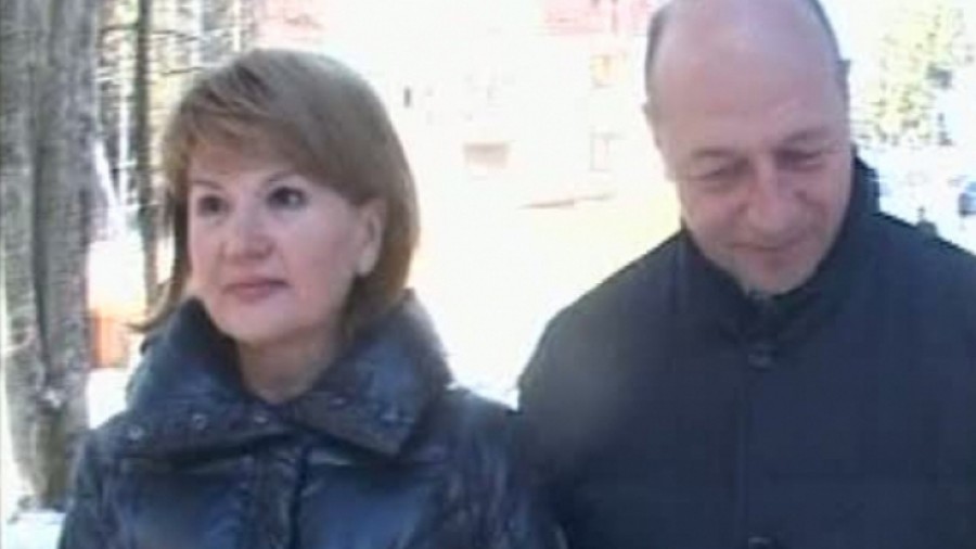 Preşedintele Băsescu şi soţia sa petrec Crăciunul la Predeal