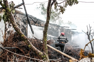 UPDATE/ Tragedie la Oancea - Copil de zece luni ARS DE VIU într-un incendiu (FOTO)