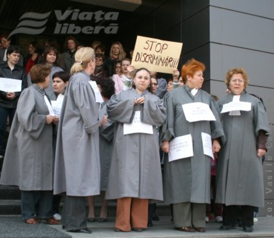 Protestul grefierilor continuă