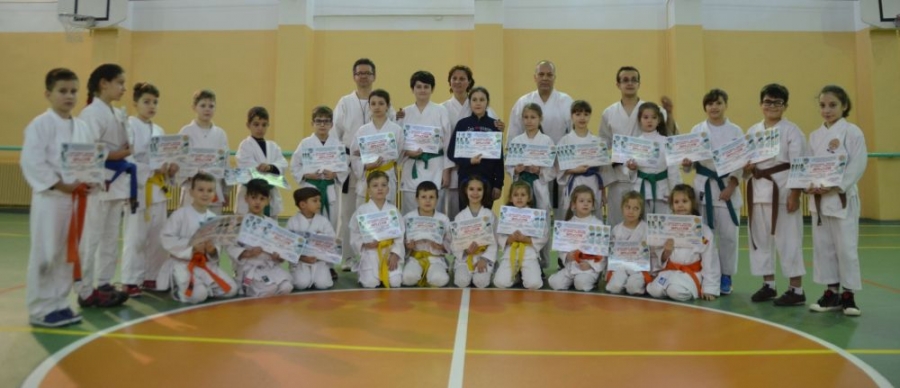 Copii gălăţeni, calificaţi la finala Campionatul Naţional de Karate Tradiţional