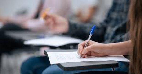 Încep emoţiile pentru absolvenții de gimnaziu care se pregătesc de Evaluarea Naţională