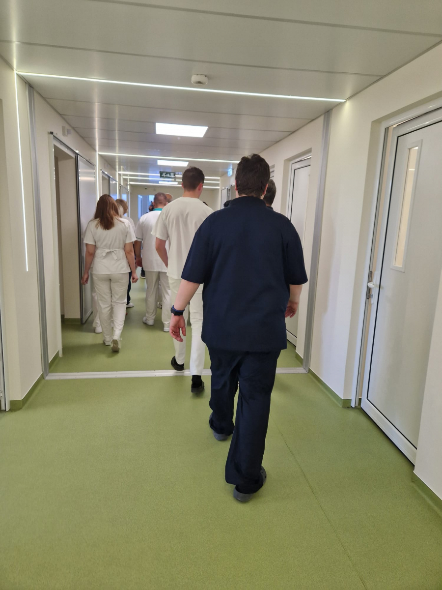 Medicii din spitale, obligaţi să consulte şi în policlinici
