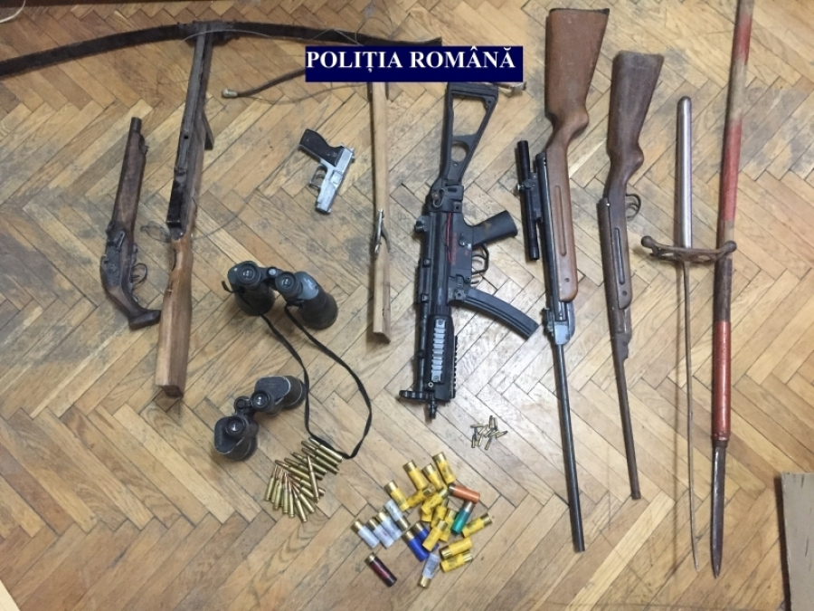 Peste 3.000 de arme confiscate de polițiști, în 2023