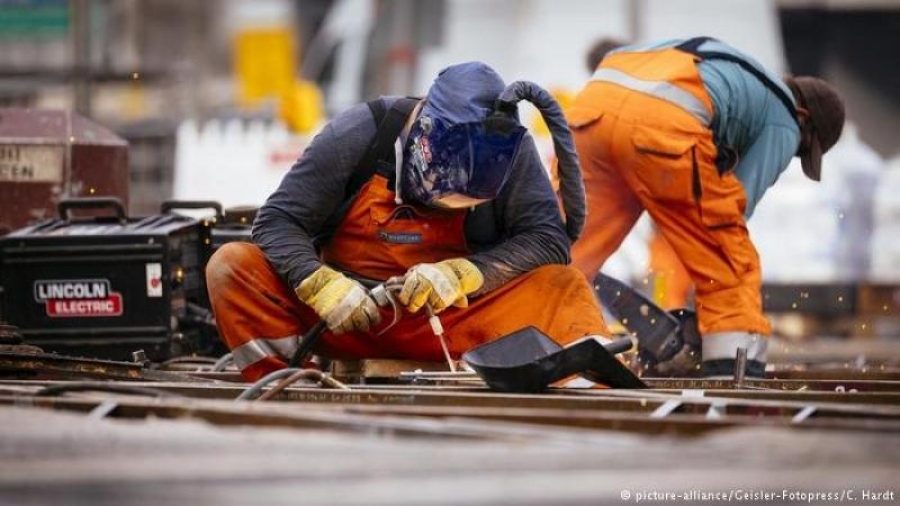 Germania vrea 400.000 de muncitori străini anual