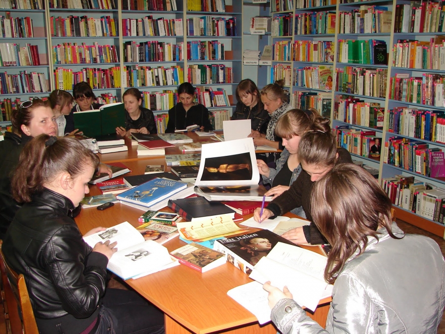 Mai multe CĂRȚI pentru STUDENȚI, la Biblioteca ”V. A. Urechia”