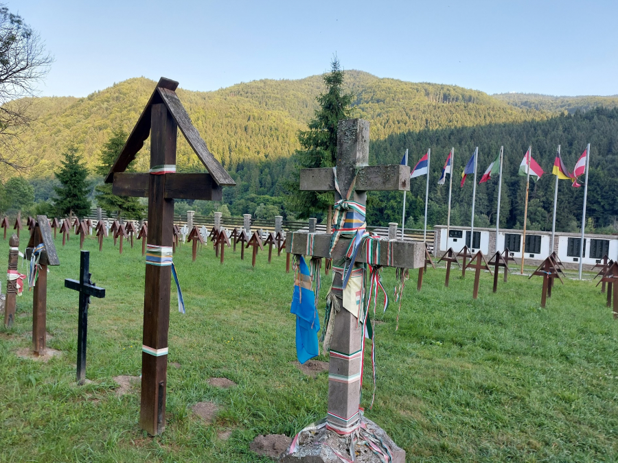 Noi disensiuni în Cimitirul din Valea Uzului