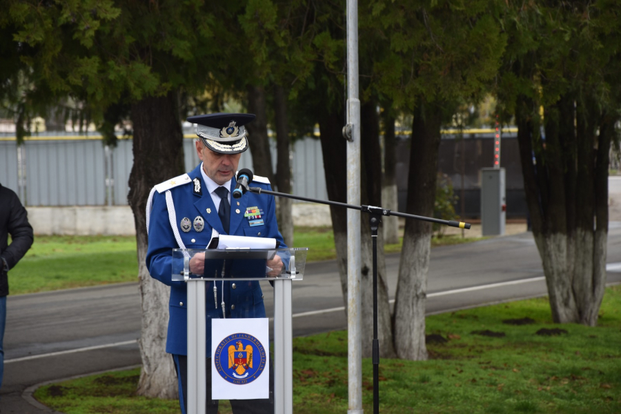 Florin Simionel, omul din spatele uniformei