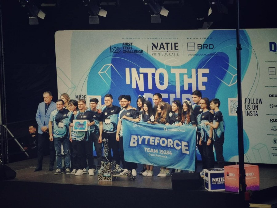 O întrecere captivantă de roboți pentru tinerii curioși